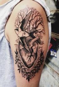 Duży tatuaż czarny szary wzór jaskółki i serca kwiat drzewa