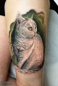 Padrão de tatuagem de gato bonito nas pernas