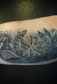 Monogrami i madh i krahut të Krishtit dhe i mrekullueshëm modeli i tatuazheve gri të zogjve