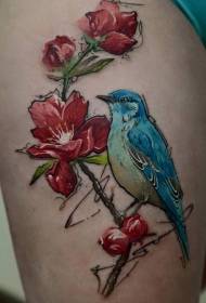 Niesamowity piękny wzór tatuażu ptasiego i kwiatowego