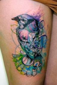 Coxa, estilo aquarela, padrão de tatuagem de pássaro