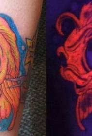Red fluorescent cartoon fish tattoo pattern