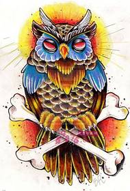Immagine creativa del tatuaggio del gufo del gufo