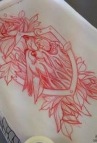 Cabeça de lobo europeu e americano escudo tatuagem floral padrão manuscrito