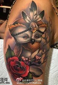 Слатки цвјетни узорак тетоваже сове