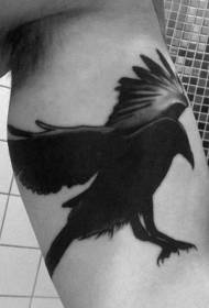 大きな黒いワシ鳥のタトゥーパターン
