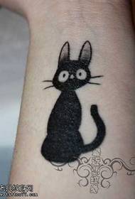 गोंडस टोटेम मांजरीचे टॅटू नमुना