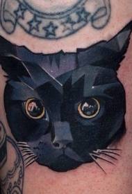 सुंदर काळ्या मांजरीचे टॅटू नमुना