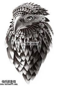 Modello realistico di tatuaggio aquila manoscritto