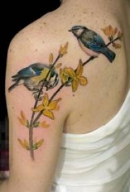 Dziewczęta z powrotem malowane akwarela kreatywne zdjęcia ptaków piękne tatuaż