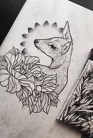 Manuscrit de modèle de tatouage de piqûre de fleur de cerf de l'école européenne et américaine