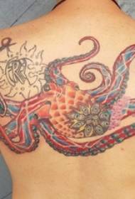 Meitenes uzkrāso akvareļa skices radošās valdonīgās astoņkāju tetovējuma bildes