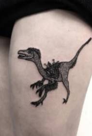 Docenianie obrazu tatuażu dinozaura w kolorze szarym, szarym i małym