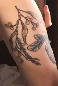 Ternera de rapaza en punto gris negro espinosa liña sinxela pequena planta de tatuaxe de vid fresco