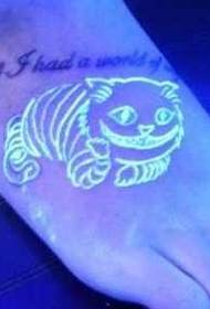 Мачји флуоресцентни узорак тетоважа