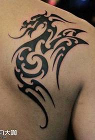 Motif de tatouage totem dragon arrière