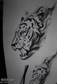 Tetovēšanas šovs, iesakiet tīģera galvas tetovējuma manuskriptu