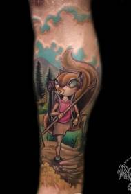 Esquilo de desenho animado andando no padrão de tatuagem colorido de floresta