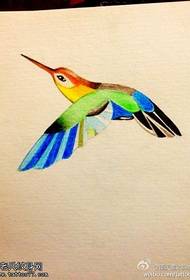 Pattern ng kulay ng hummingbird na tattoo ng manuskrito