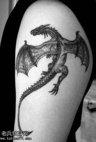 Modello di tatuaggio drago braccio
