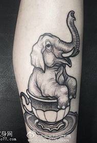 Kalf prikken olifant tattoo patroon