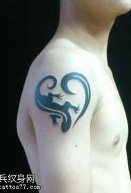 Arm geckototem tatuering mönster