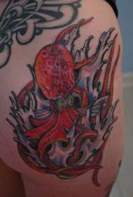 Tatuaggio di polpo rosso con gambe colorate tra le onde