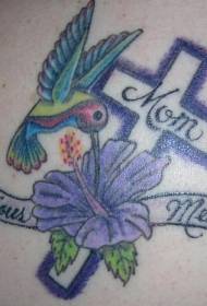Мемориальная татуировка с цветами креста и колибри