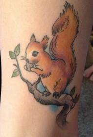 Model de tatuaj de veveriță drăguță
