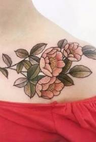 He huinga ataahua o nga whakaahua tattoo puawai botanical ataahua 9