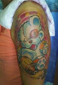 Modello tatuaggio bambola orsacchiotto indossato grande braccio