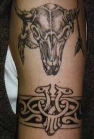 Узорак тетоважа бикиних вила и племенских наруквица