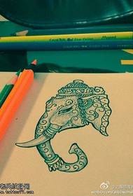 Baby Elefant Tattoo Manuskript Bild