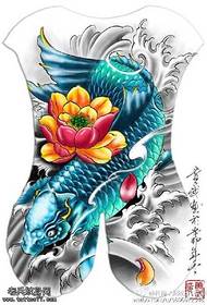 Estilo chinês pintado padrão de tatuagem koi