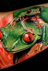 Modello realistico del tatuaggio rana di colore con le braccia