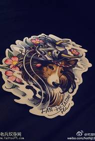 Manoscritti del tatuaggio del cane Prajna condivisi dal negozio di tatuaggi