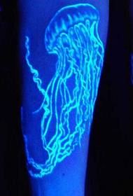 Lijepi fluorescentni uzorak tetovaže meduza