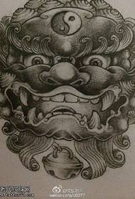 A guardia del modello tatuaggio tatuaggio manoscritto leone sicuro