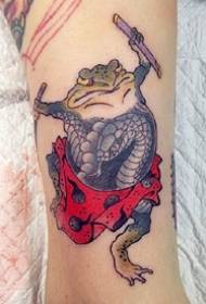 Tattoos na-elekọta mmadụ - Ntọala nke Ahịa Ihe Ejiri Egwuregwu Japanese Frog Tattoo