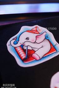 لون الكرتون الفيل وشم مخطوطة الصورة