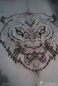 Modello manoscritto tatuaggio testa di tigre