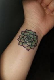 Lány csuklófestés gradiens egyszerű vonal növény lótusz tetoválás képet