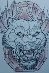 Manuscrito de tatuaxe de cabeza de leopardo dominante creativo de liña negra