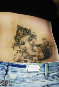 Osobnost s korunou slona tetování