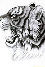 Manuale manuscrittu di tatuatu di capu di tigre assai bellu