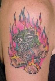 Tattou di bracciu è mudellu di tatuaggi di fiamma
