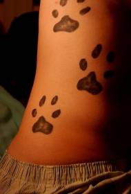 Tres patróns de tatuaxe de pata de can