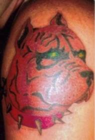 Bulldog rosso e motivo tatuaggio colletto a spillo
