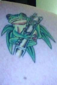 肩膀彩色的竹與青蛙紋身圖案