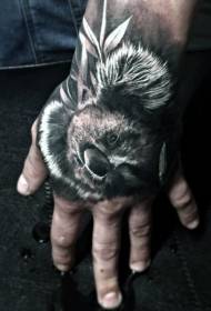 Patró de tatuatge d'ós blanc i negre koala pintat a mà
